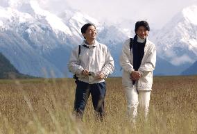 (1)Japan's crown prince, princess tour N.Z. nat'l park